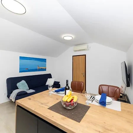 Apartment Apartmani Valentina *