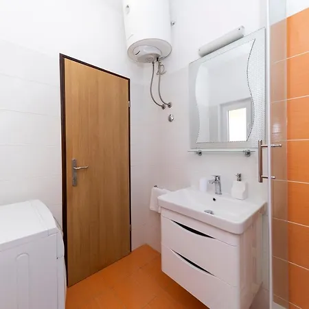 Apartmani Valentina Apartment *