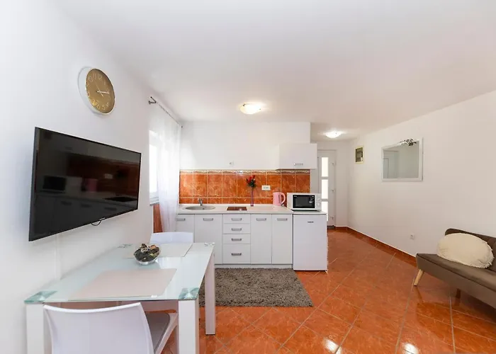 Valentina Apartman *